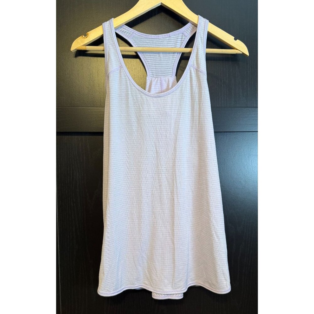 Lululemon Women's Essential Tank Top Size M/L Racerback Workout Athletic